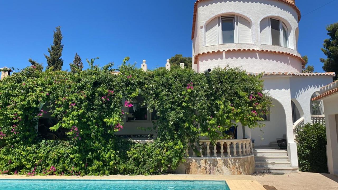 Beautiful Villa With Pool, Barbecue, And Garden ฮาเวอา ภายนอก รูปภาพ
