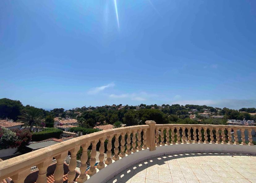 Beautiful Villa With Pool, Barbecue, And Garden ฮาเวอา ภายนอก รูปภาพ