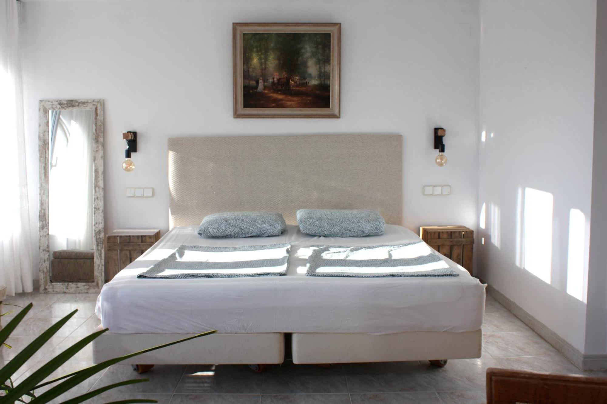 Beautiful Villa With Pool, Barbecue, And Garden ฮาเวอา ภายนอก รูปภาพ