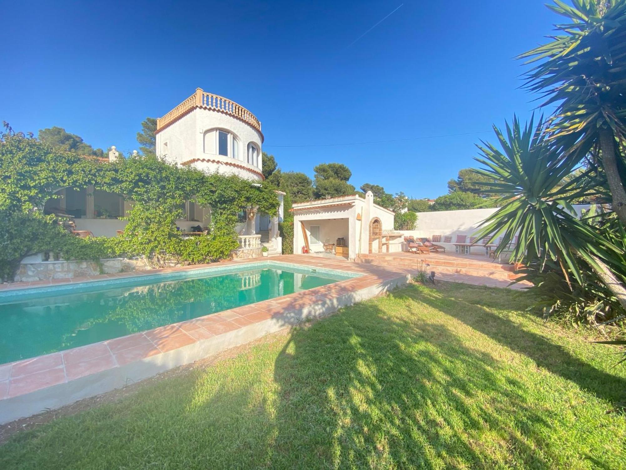 Beautiful Villa With Pool, Barbecue, And Garden ฮาเวอา ภายนอก รูปภาพ